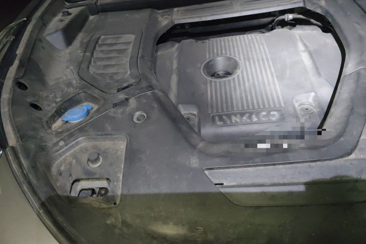 Used Lynk & Co 05 2020 2.0TD Two-Wheel Drive Shine Halo Engine Bay Right