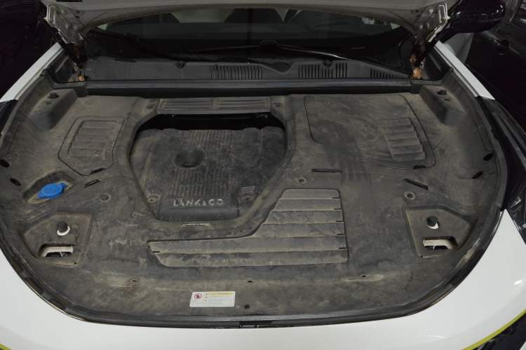 Used Lynk & Co 05 2020 2.0TD Two-Wheel Drive Shine Halo Engine Bay