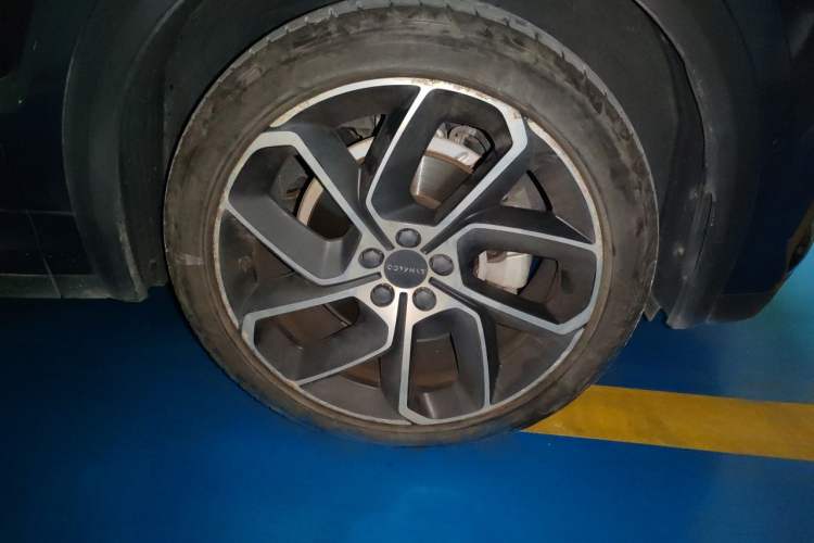 Used Lynk & Co 05 2020 2.0TD Two-Wheel Drive Shine Halo Exterior 1