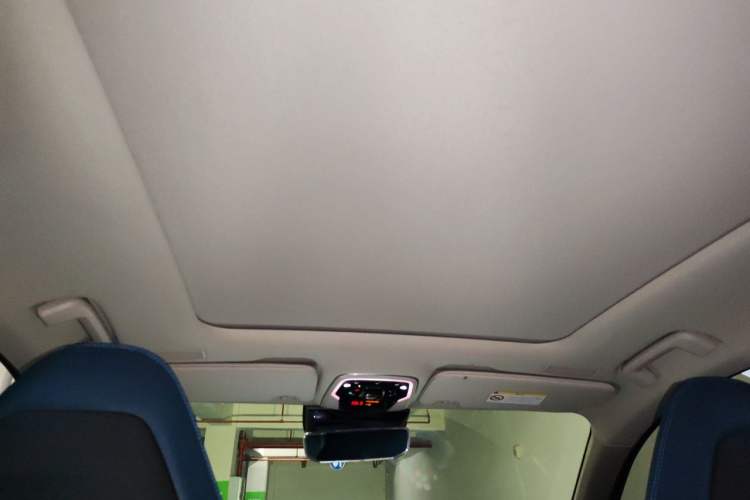 Used Lynk & Co 05 2020 2.0TD Two-Wheel Drive Shine Halo Headliner