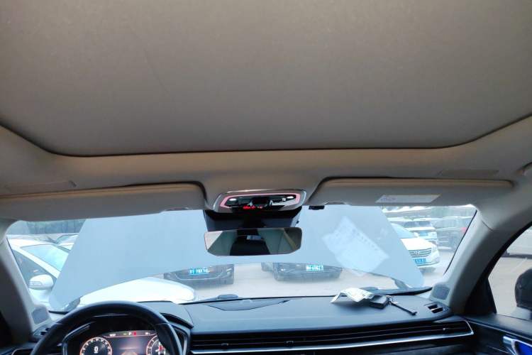 Used Lynk & Co 05 2020 2.0TD Two-Wheel Drive Shine Halo Headliner