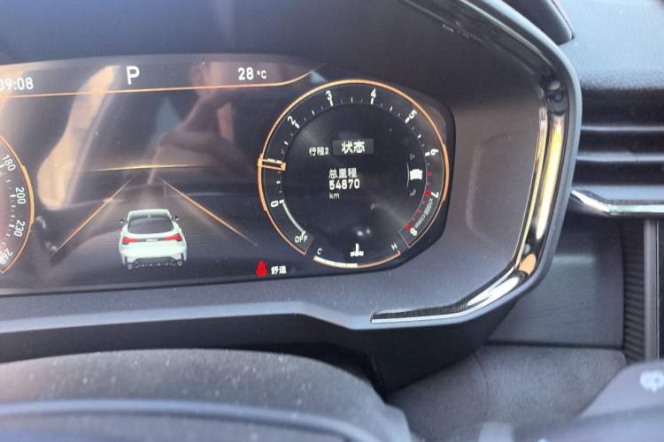 Used Lynk & Co 05 2020 2.0TD Four-Wheel Drive HypeHalo Odometer Close Up