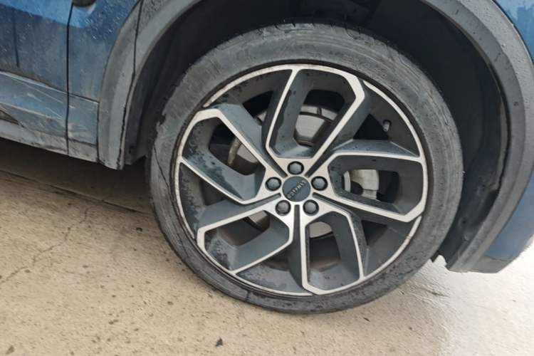 Used Lynk & Co 05 2020 2.0TD Two-Wheel Drive Shine Halo Right Front Wheel Hub