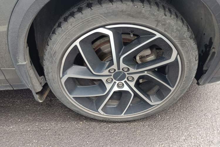 Used Lynk & Co 05 2020 2.0TD Two-Wheel Drive Shine Halo Right Front Wheel Hub