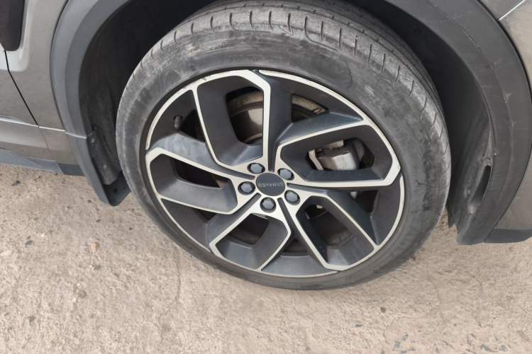 Used Lynk & Co 05 2020 2.0TD Two-Wheel Drive Shine Halo Right Front Wheel Hub