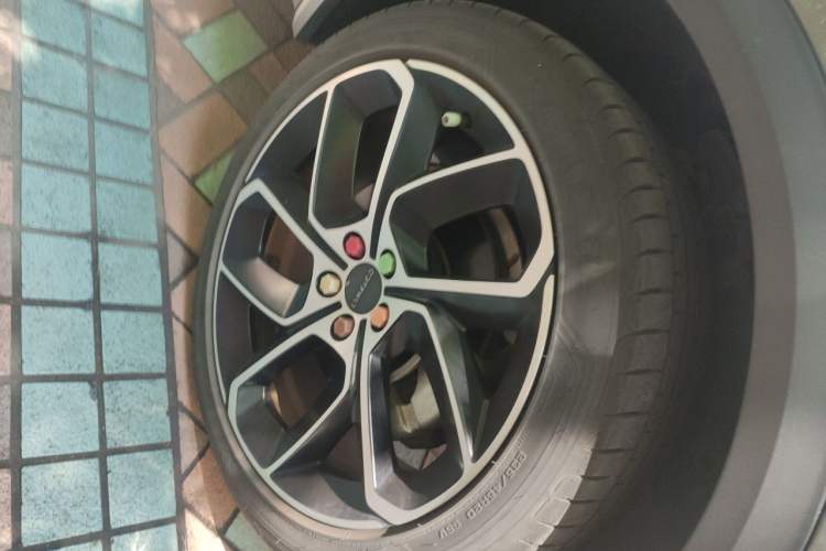Used Lynk & Co 05 2020 2.0TD Two-Wheel Drive Shine Halo Right Front Wheel Hub