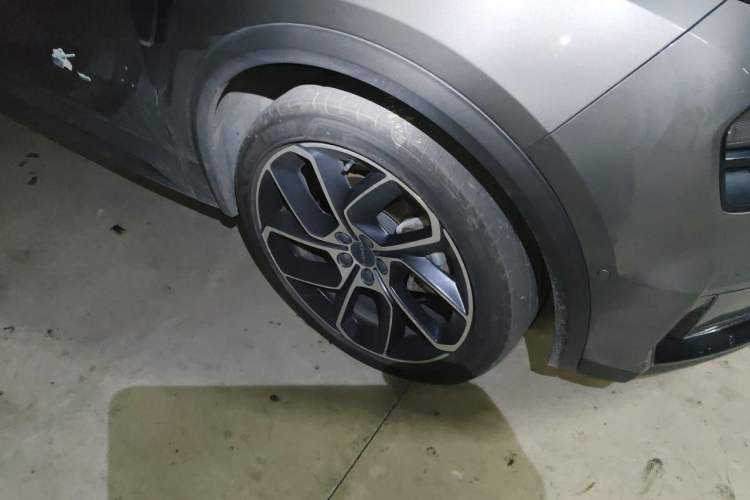Used Lynk & Co 05 2020 2.0TD Two-Wheel Drive Shine Halo Right Front Wheel Hub