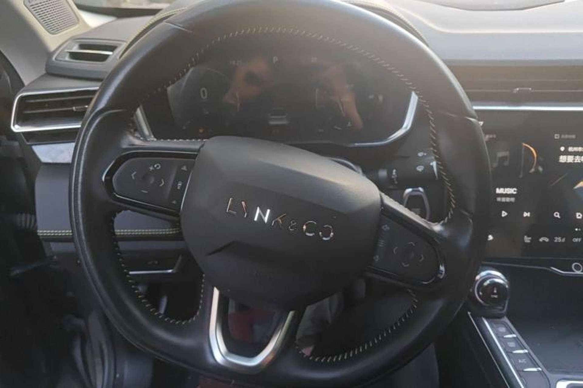 Used Lynk & Co 05 2020 2.0TD Two-Wheel Drive Shine Halo Steering Wheel
