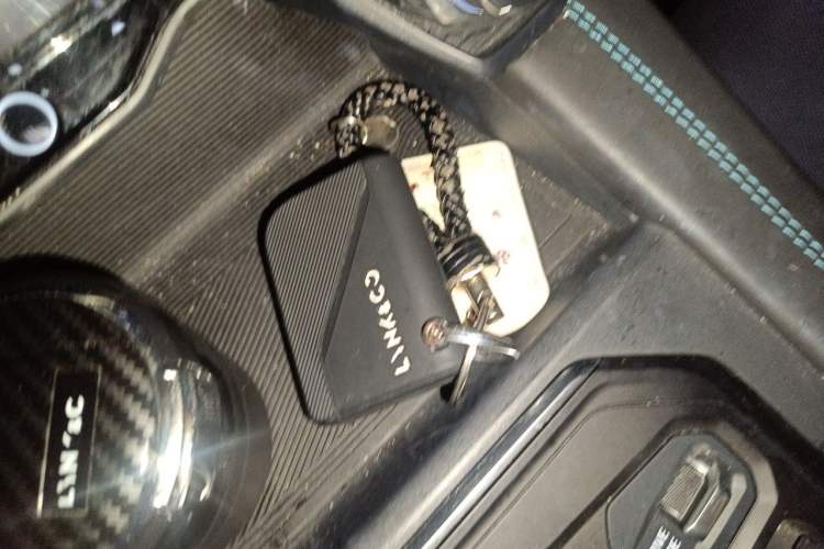 Used Lynk & Co 05 2020 2.0TD Two-Wheel Drive Shine Halo Vehicle Key