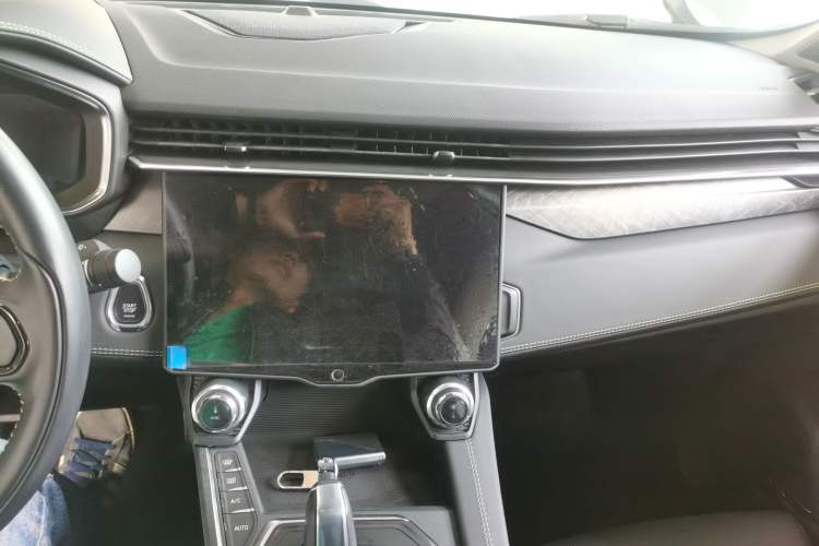 Used Lynk & Co 05 2020 2.0TD Two-Wheel Drive Shine Halo Audio And AC Panel