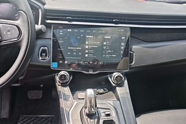 Used Lynk & Co 05 2020 2.0TD Two-Wheel Drive Zhaoyang Plus Audio And AC Panel
