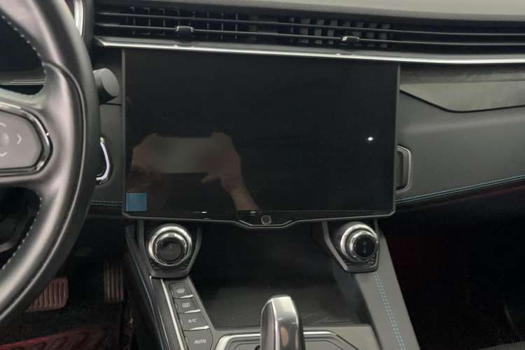 Used Lynk & Co 05 2020 2.0TD Two-Wheel Drive Shine Halo Audio And AC Panel