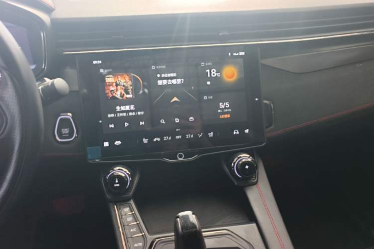 Used Lynk & Co 05 2020 2.0TD Four-Wheel Drive HypeHalo Audio And AC Panel