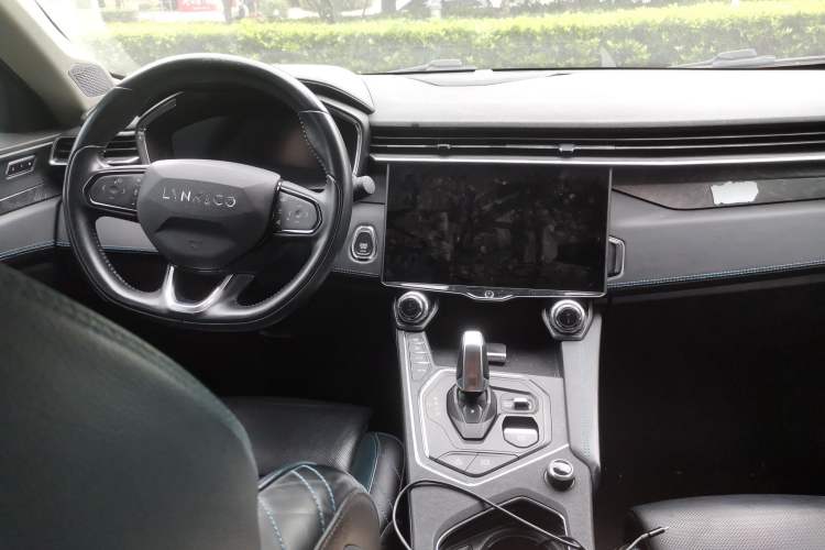 Used Lynk & Co 05 2020 2.0TD Two-Wheel Drive Shine Halo Center Console