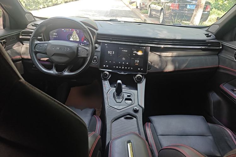 Used Lynk & Co 05 2020 2.0TD Four-Wheel Drive HypeHalo Center Console