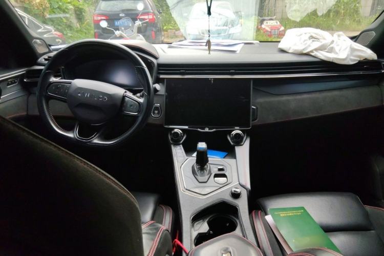 Used Lynk & Co 05 2020 2.0TD Four-Wheel Drive HypeHalo Center Console