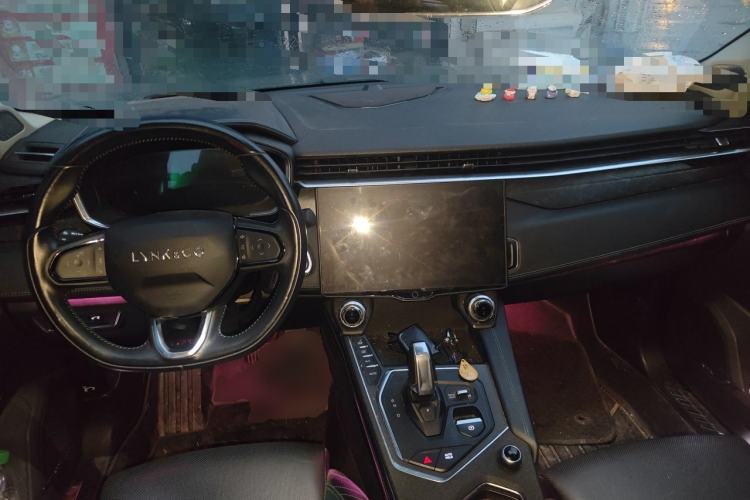 Used Lynk & Co 05 2020 2.0TD Two-Wheel Drive Shine Halo Center Console