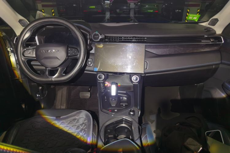 Used Lynk & Co 05 2020 2.0TD Two-Wheel Drive Shine Halo Center Console
