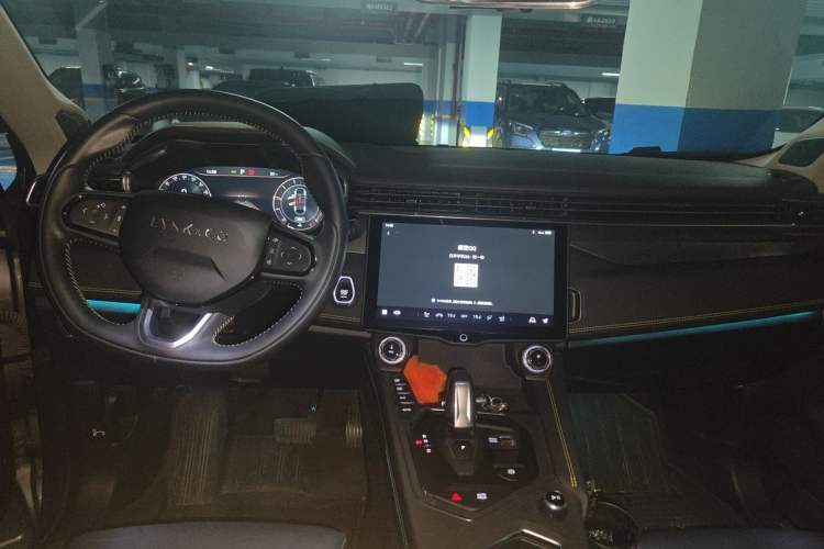 Used Lynk & Co 05 2020 2.0TD Two-Wheel Drive Zhaoyang Plus Center Console