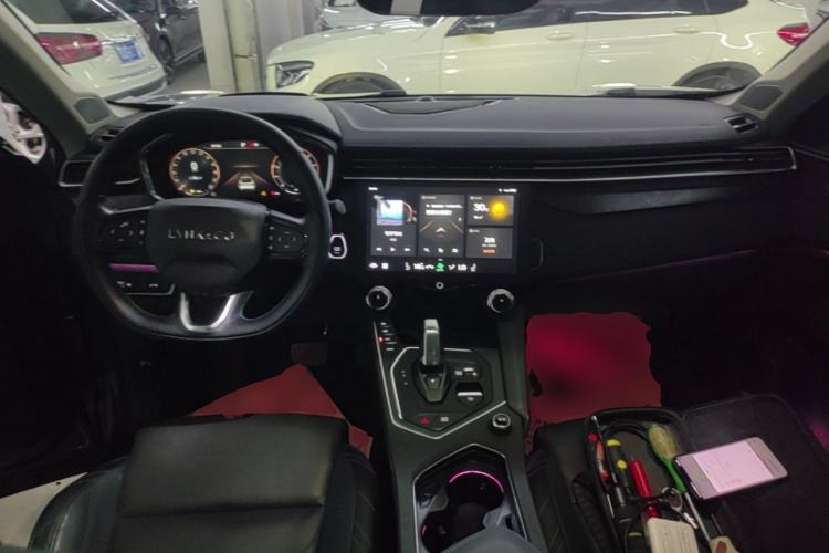 Used Lynk & Co 05 2020 2.0TD Two-Wheel Drive Shine Halo Center Console
