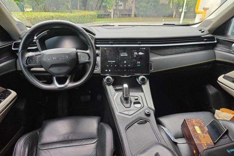 Used Lynk & Co 05 2020 2.0TD Two-Wheel Drive Zhaoyang Plus Center Console