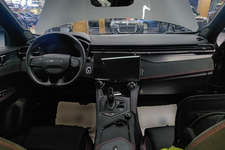 Used Lynk & Co 05 2020 2.0TD Four-Wheel Drive HypeHalo Center Console