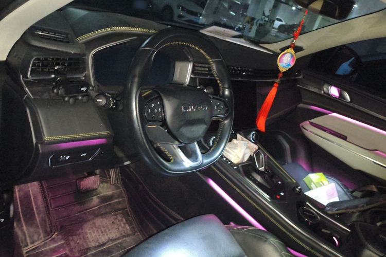 Used Lynk & Co 05 2020 2.0TD Two-Wheel Drive Shine Halo Center Console