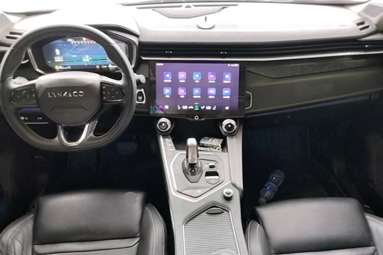 Used Lynk & Co 05 2020 2.0TD Two-Wheel Drive Zhaoyang Plus Center Console