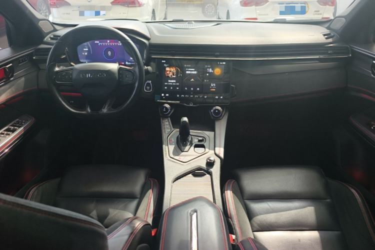 Used Lynk & Co 05 2020 2.0TD Four-Wheel Drive HypeHalo Center Console