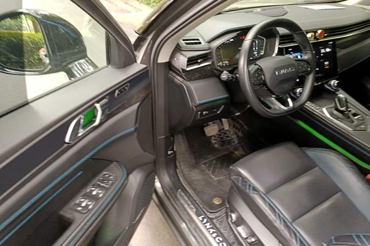 Used Lynk & Co 05 2020 2.0TD Two-Wheel Drive Shine Halo Driver Seat
