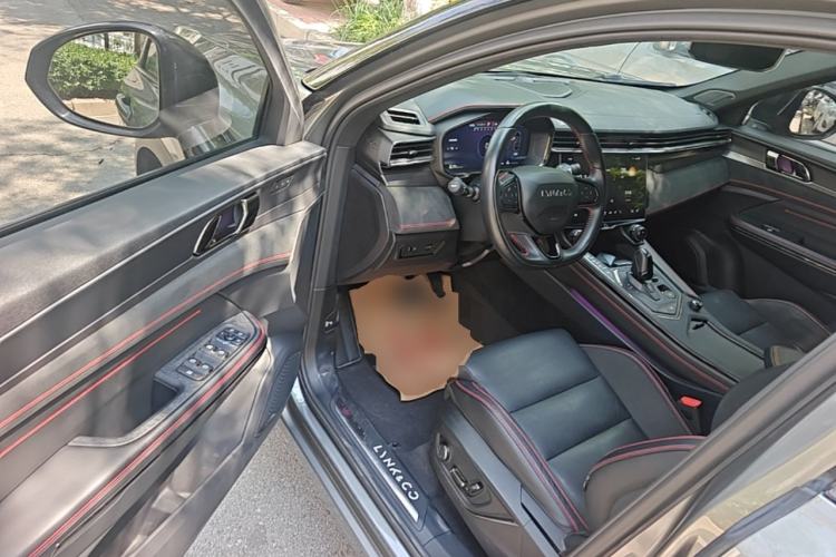 Used Lynk & Co 05 2020 2.0TD Four-Wheel Drive HypeHalo Driver Seat