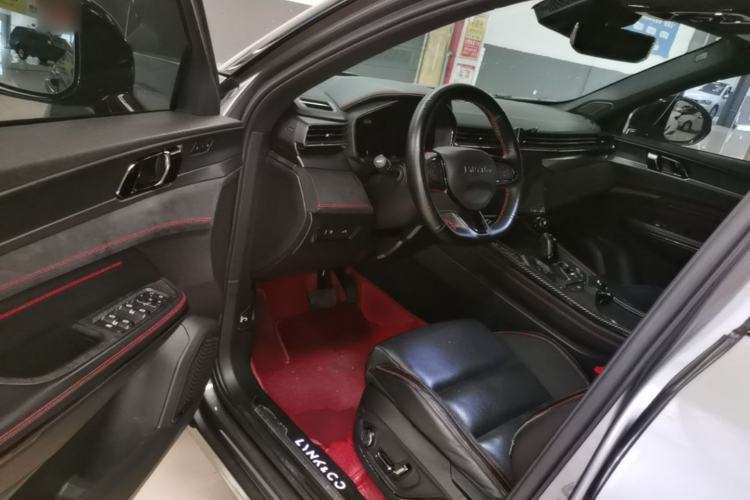 Used Lynk & Co 05 2020 2.0TD Four-Wheel Drive HypeHalo Driver Seat