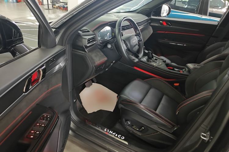 Used Lynk & Co 05 2020 2.0TD Four-Wheel Drive HypeHalo Driver Seat