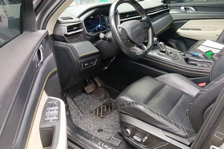 Used Lynk & Co 05 2020 2.0TD Two-Wheel Drive Shine Halo Driver Seat