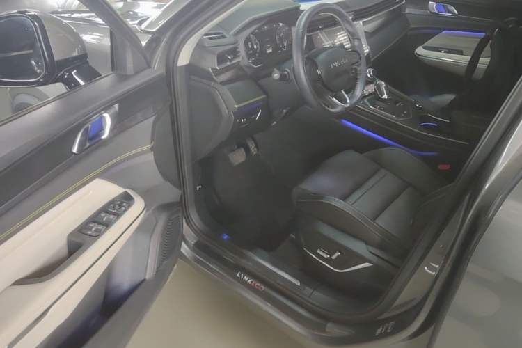 Used Lynk & Co 05 2020 2.0TD Two-Wheel Drive Zhaoyang Plus Driver Seat