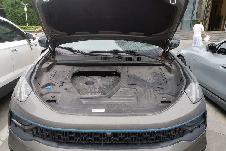 Used Lynk & Co 05 2020 2.0TD Two-Wheel Drive Shine Halo Engine Bay