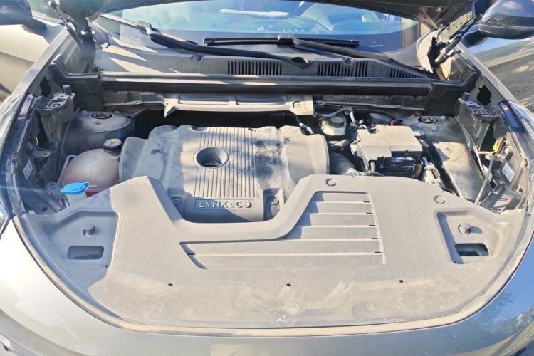 Used Lynk & Co 05 2020 2.0TD Four-Wheel Drive HypeHalo Engine Bay