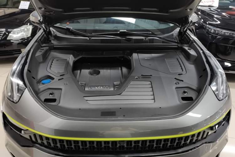 Used Lynk & Co 05 2020 2.0TD Two-Wheel Drive Zhaoyang Plus Engine Bay