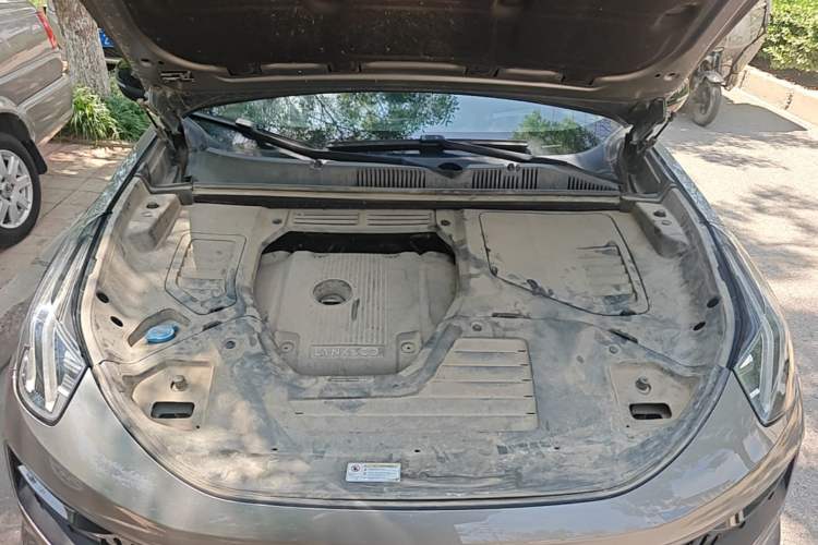 Used Lynk & Co 05 2020 2.0TD Four-Wheel Drive HypeHalo Engine Bay