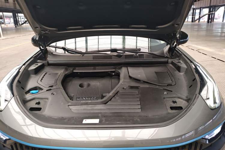 Used Lynk & Co 05 2020 2.0TD Two-Wheel Drive Shine Halo Engine Bay