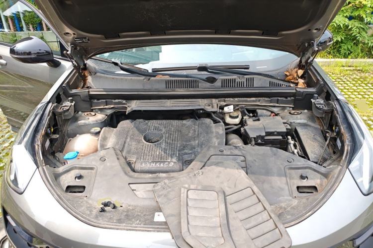 Used Lynk & Co 05 2020 2.0TD Two-Wheel Drive Shine Halo Engine Bay