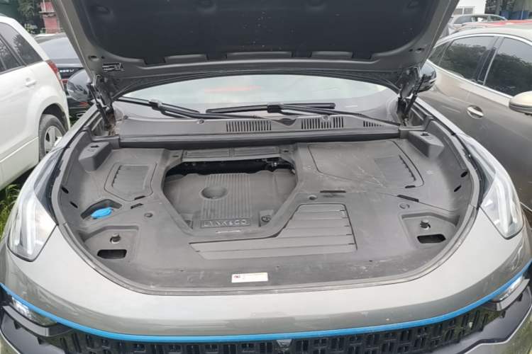 Used Lynk & Co 05 2020 2.0TD Two-Wheel Drive Shine Halo Engine Bay