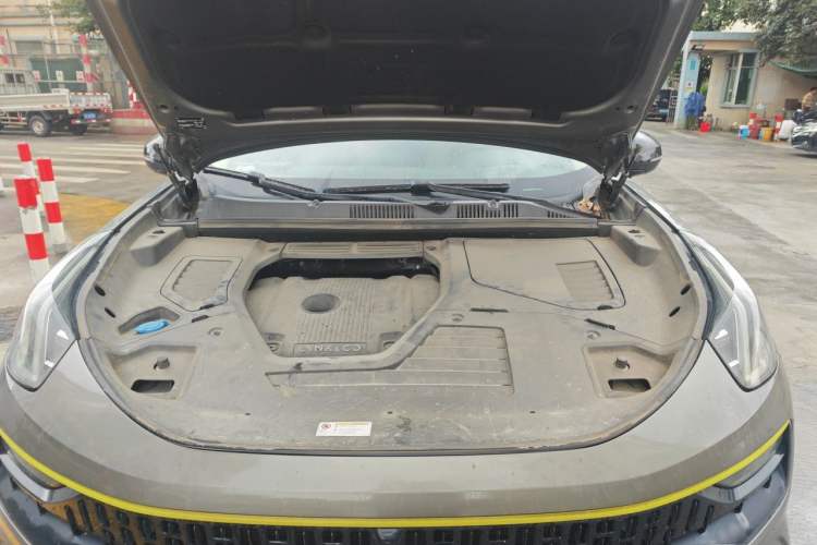 Used Lynk & Co 05 2020 2.0TD Two-Wheel Drive Shine Halo Engine Bay