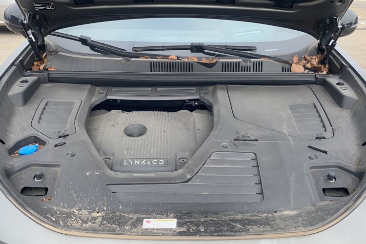 Used Lynk & Co 05 2020 2.0TD Four-Wheel Drive HypeHalo Engine Bay