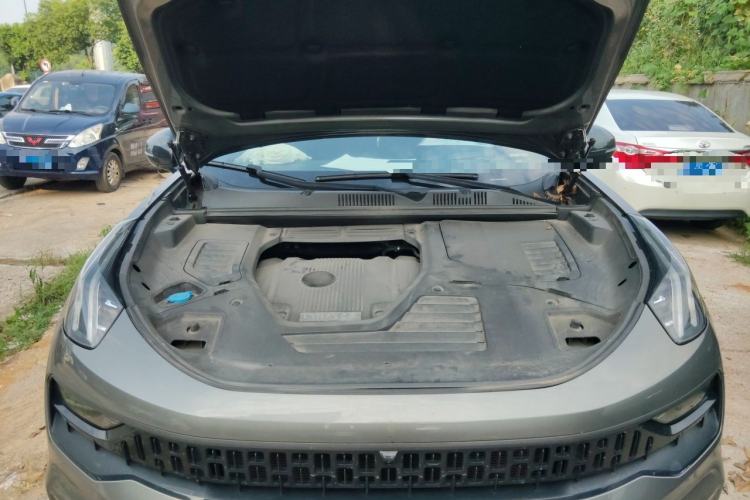 Used Lynk & Co 05 2020 2.0TD Four-Wheel Drive HypeHalo Engine Bay