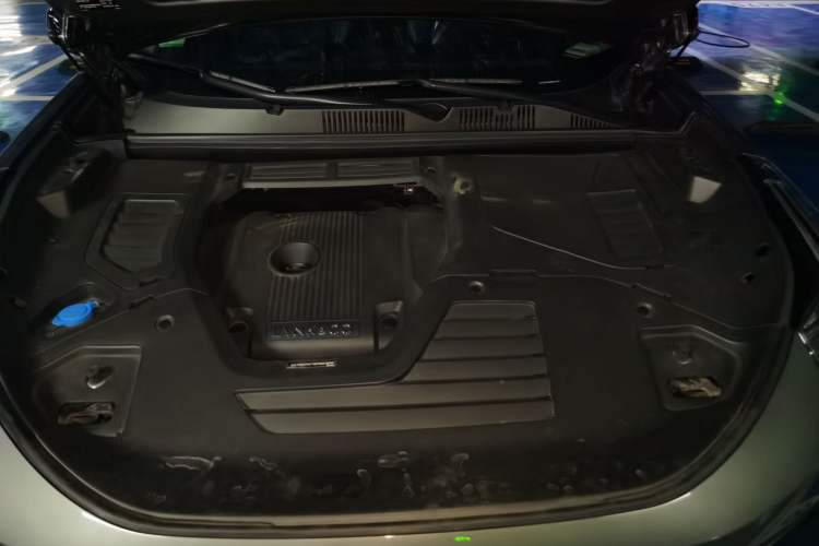 Used Lynk & Co 05 2020 2.0TD Two-Wheel Drive Shine Halo Engine Bay