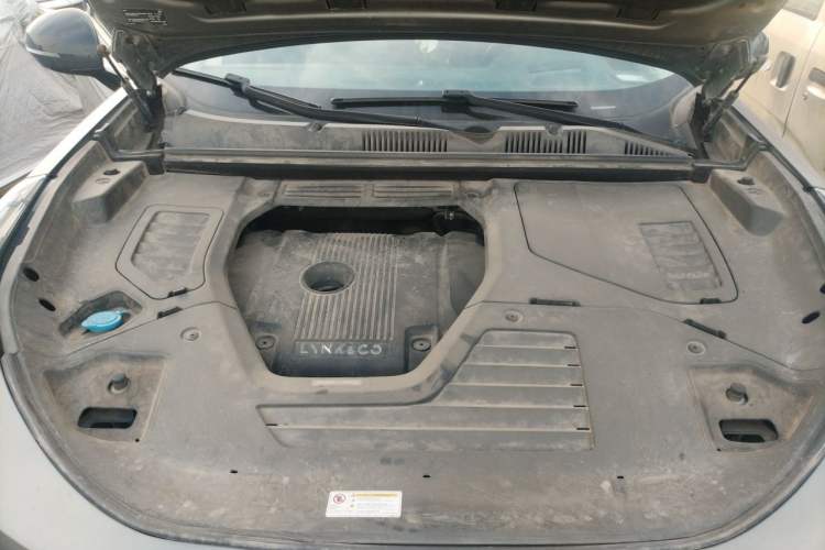 Used Lynk & Co 05 2020 2.0TD Two-Wheel Drive Shine Halo Engine Bay