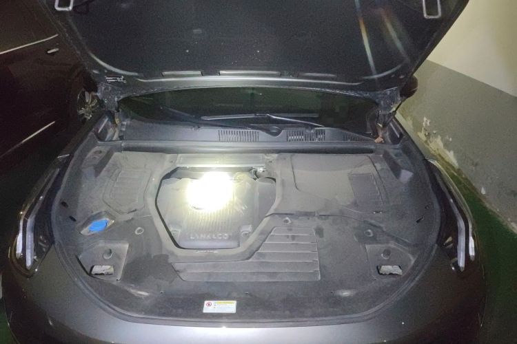 Used Lynk & Co 05 2020 2.0TD Four-Wheel Drive HypeHalo Engine Bay
