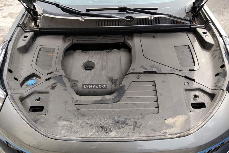 Used Lynk & Co 05 2020 2.0TD Two-Wheel Drive Shine Halo Engine Bay