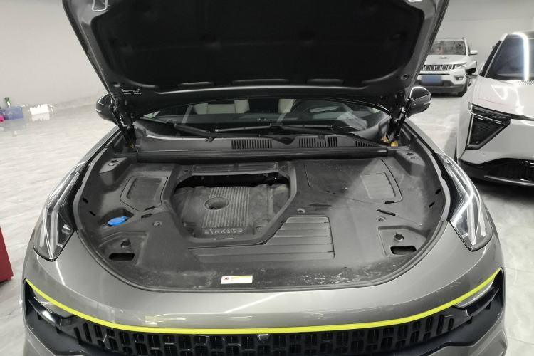 Used Lynk & Co 05 2020 2.0TD Two-Wheel Drive Shine Halo Engine Bay